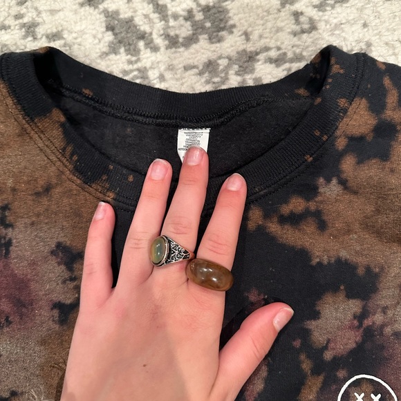 Crewneck - Picture 4 of 4